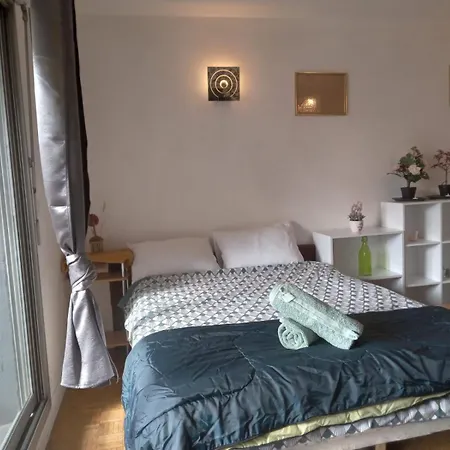 Symphonia Oasis Homestay Paris